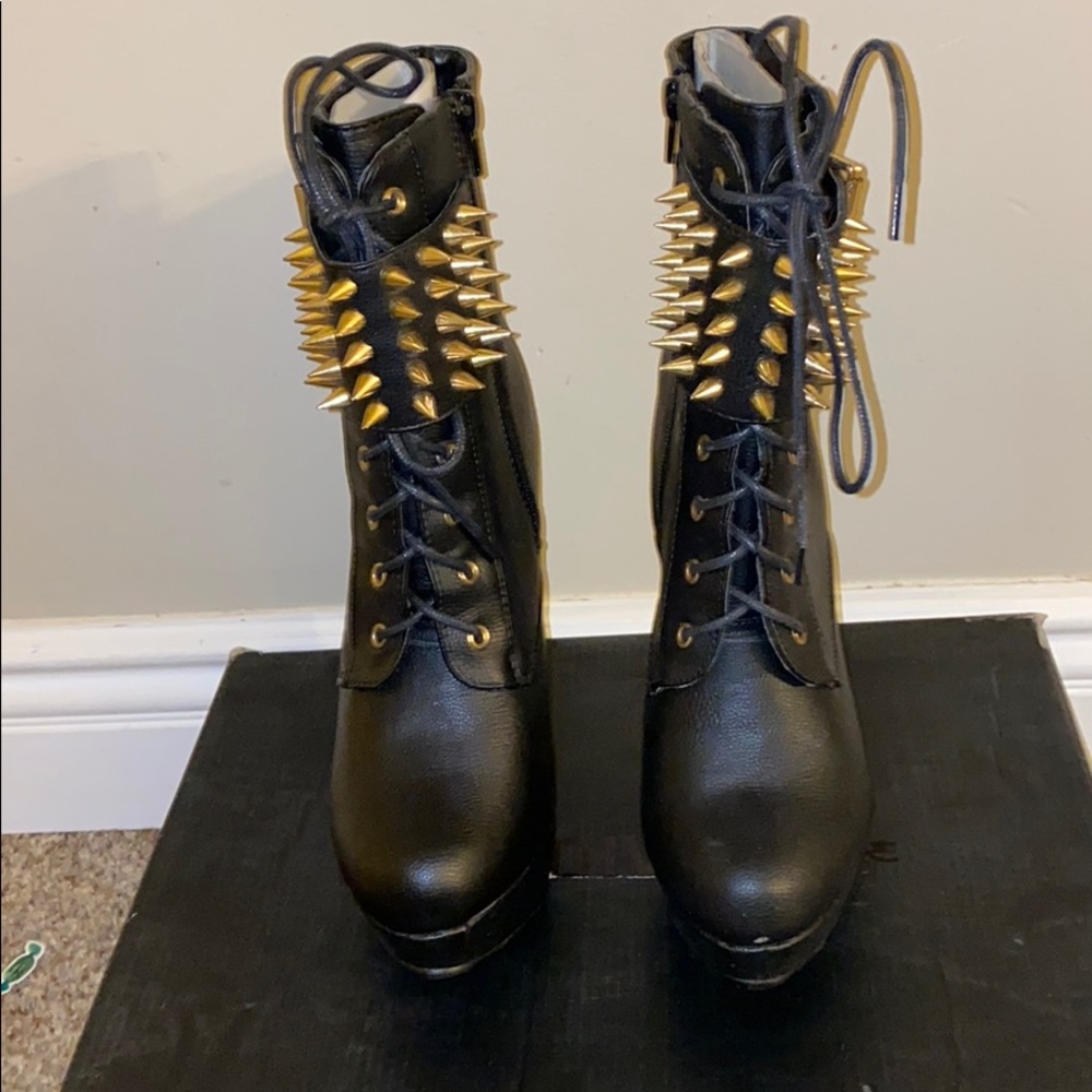 Women’s boots